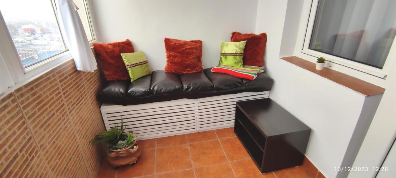 Platinum Apartment - Apartament Cu 3 Camere, 2 Dormitoare, 2 Bai, Bucatarie Complet Utilata, 2 Balcoane Bucarest Exterior foto