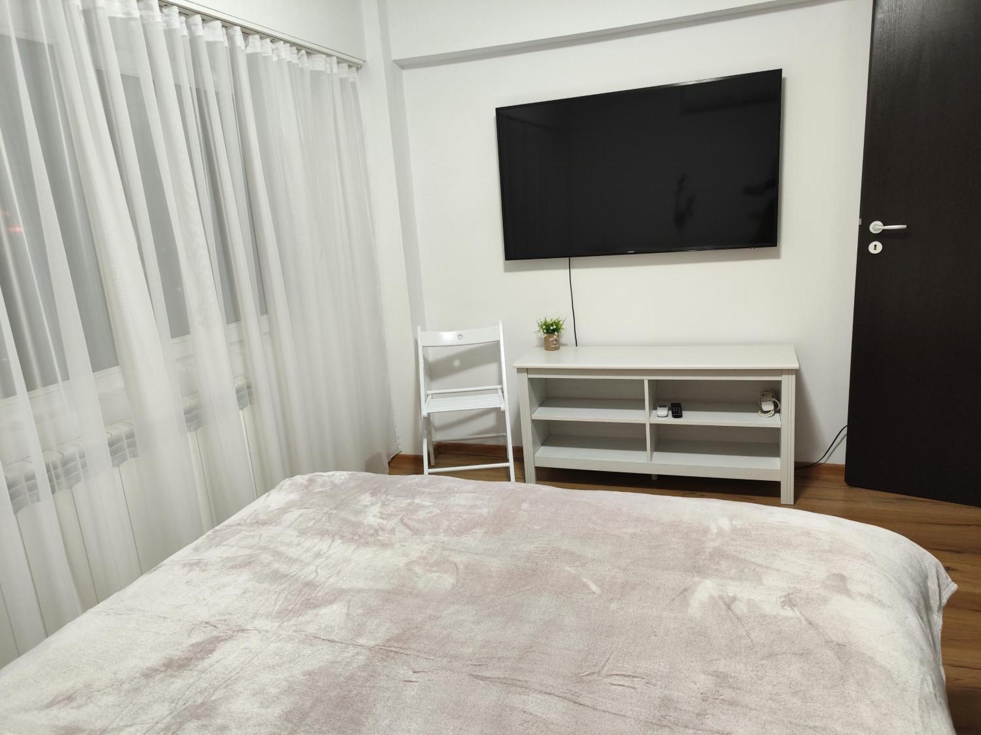 Platinum Apartment - Apartament Cu 3 Camere, 2 Dormitoare, 2 Bai, Bucatarie Complet Utilata, 2 Balcoane Bucarest Exterior foto