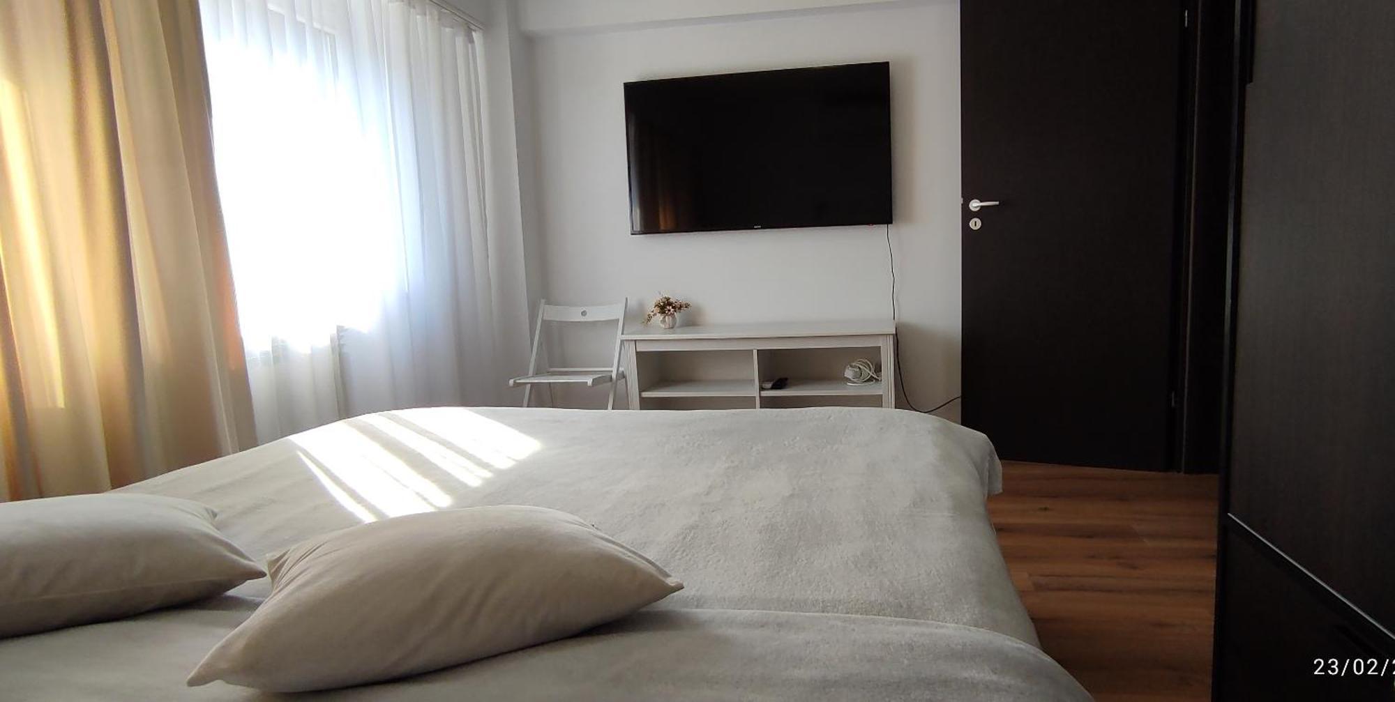 Platinum Apartment - Apartament Cu 3 Camere, 2 Dormitoare, 2 Bai, Bucatarie Complet Utilata, 2 Balcoane Bucarest Exterior foto